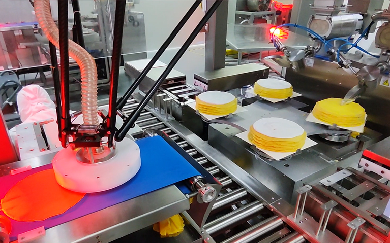 千層蛋糕機(jī)器人制作自動(dòng)化生產(chǎn)線